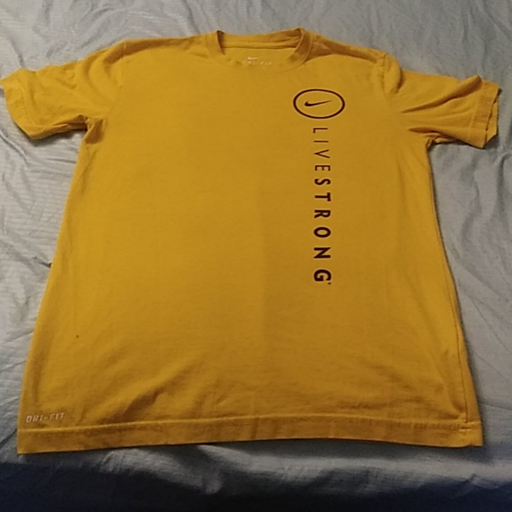 nike tee shirt